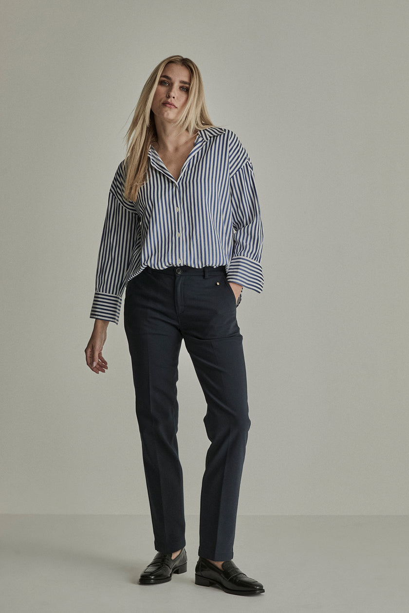 Cindy (Chino) / City Satin - Blue